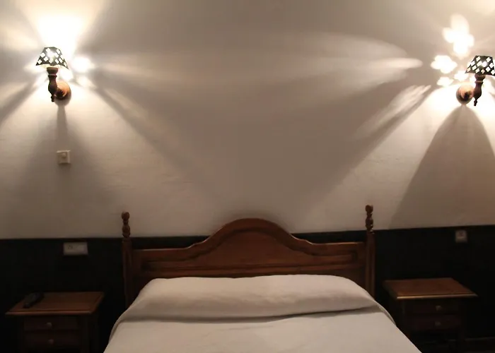 Rural Puerta De Monfragüe Hotel